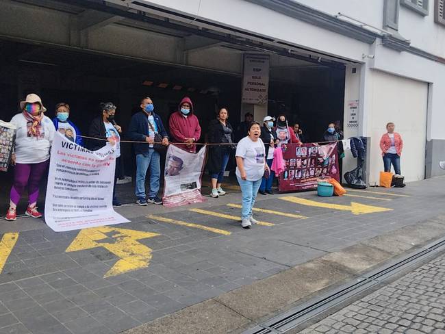 Colectivos de desaparecidos en Veracruz cumplen más de 24 horas de plantón