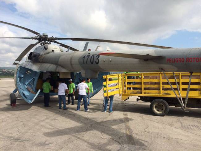 Se desploma helicóptero que transportaba ayuda humanitaria