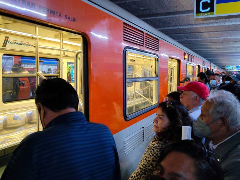 Convoy del Metro arrolla a dos personas en estación Hidalgo