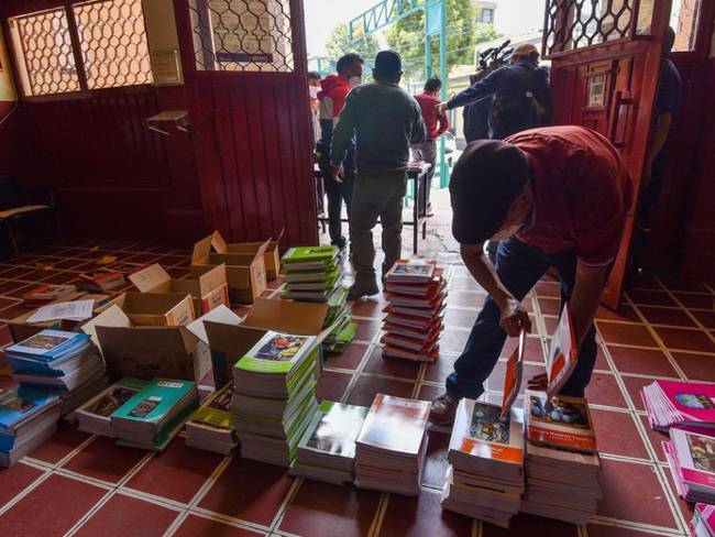 Es un hecho, libros de texto se entregan el lunes en Toluca: Maestra