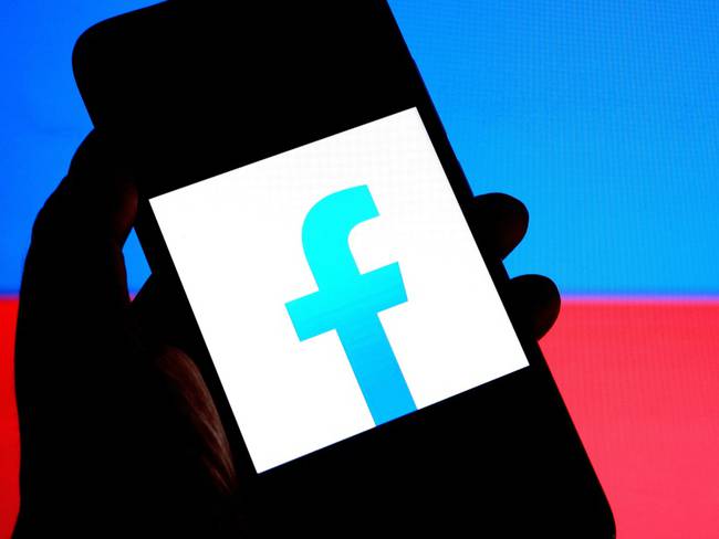 Celebra AMLO decisión de Facebook de remover cuentas ligadas a Caso Lozoya