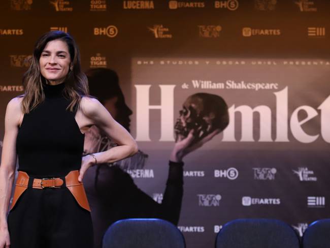 Irene Azuela interpreta a Hamlet en México