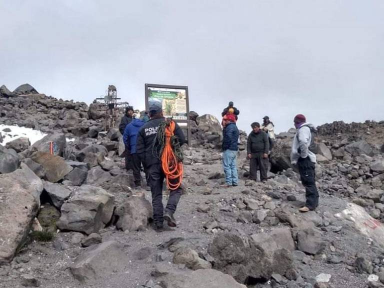 Rescatan cuerpos de los cuatro alpinistas muertos en el Pico de Orizaba