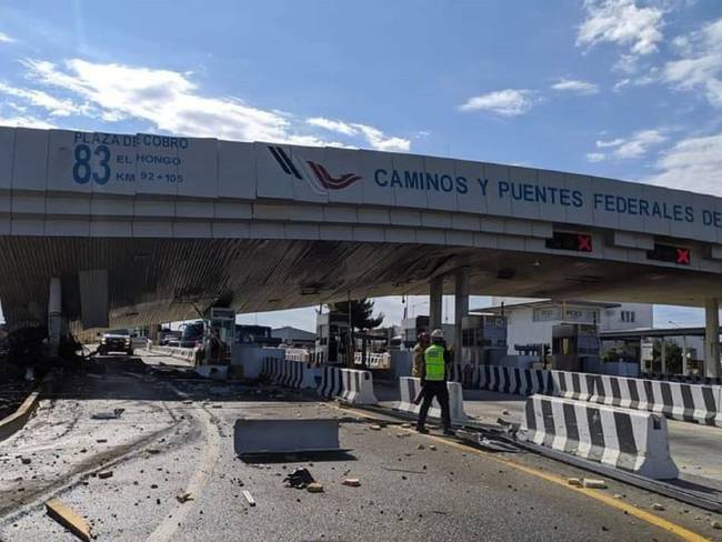 Choque en caseta de Tecate provoca cierre total de la autopista