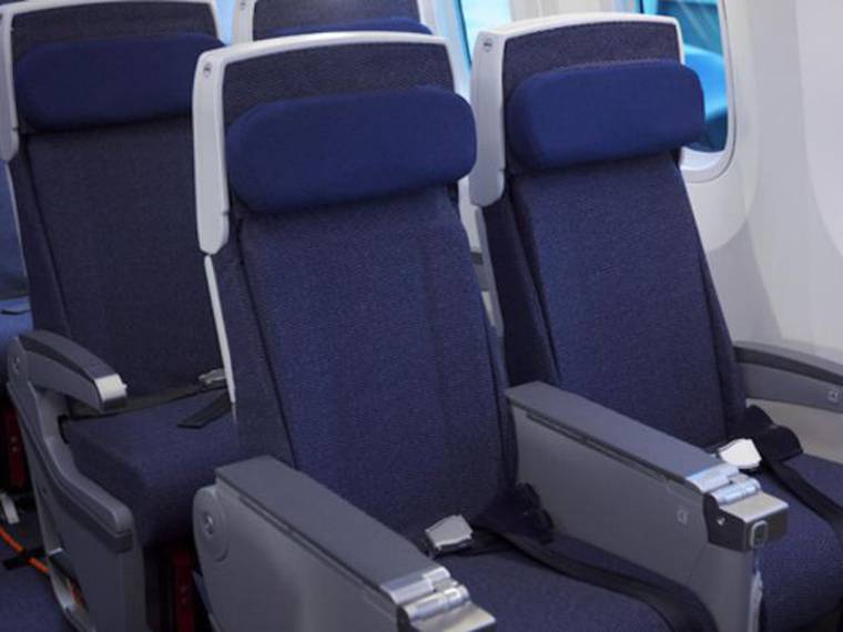 #AsíSopitas: Jueza ordena a la FAA estandarización de espacio para asientos de aviones