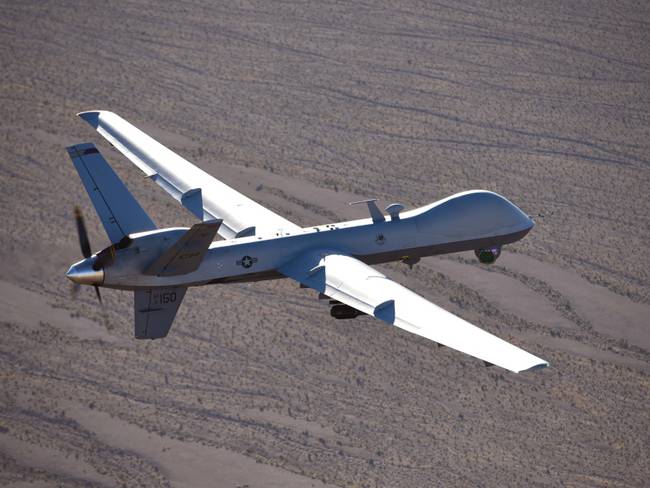 Caza ruso impacta con un dron de vigilancia de Estados Unidos