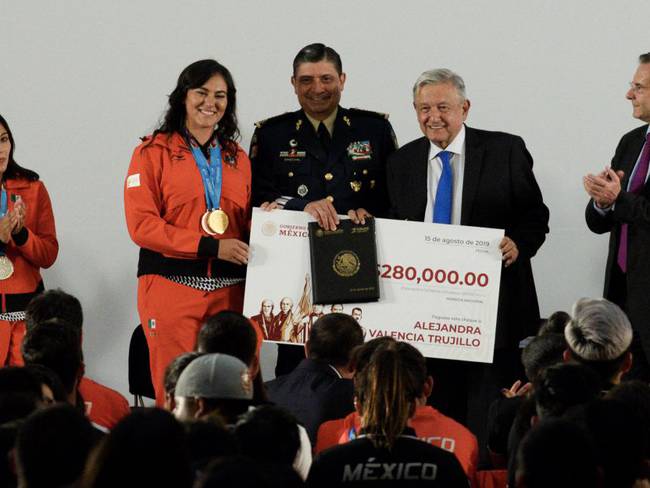 No queremos colgarnos ninguna medalla: López Obrador