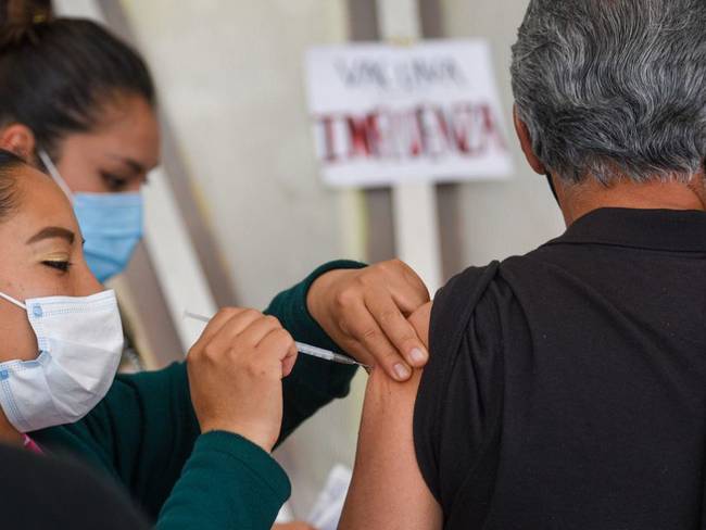 En México se están utilizando vacunas políticas: Dr. Francisco Moreno