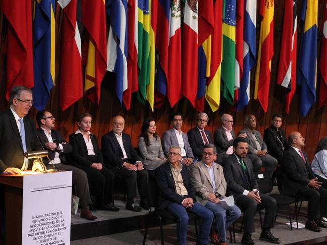 Inaugura Ebrard diálogos de paz para Colombia