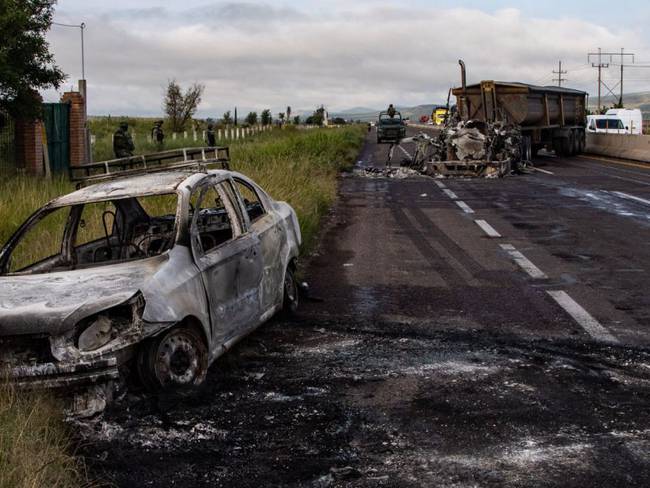 Jornada de violencia en Zacatecas; queman vehículos y bloquean carreteras