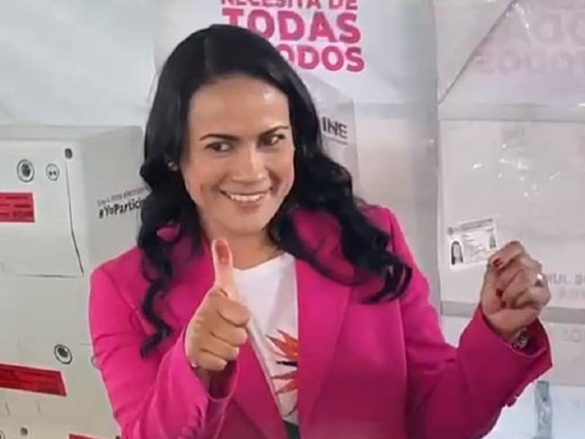 Alejandra del Moral emite voto, llama a mexiquenses a acudir con civilidad