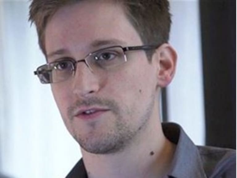Edward Snowden espera tener asilo en Ecuador