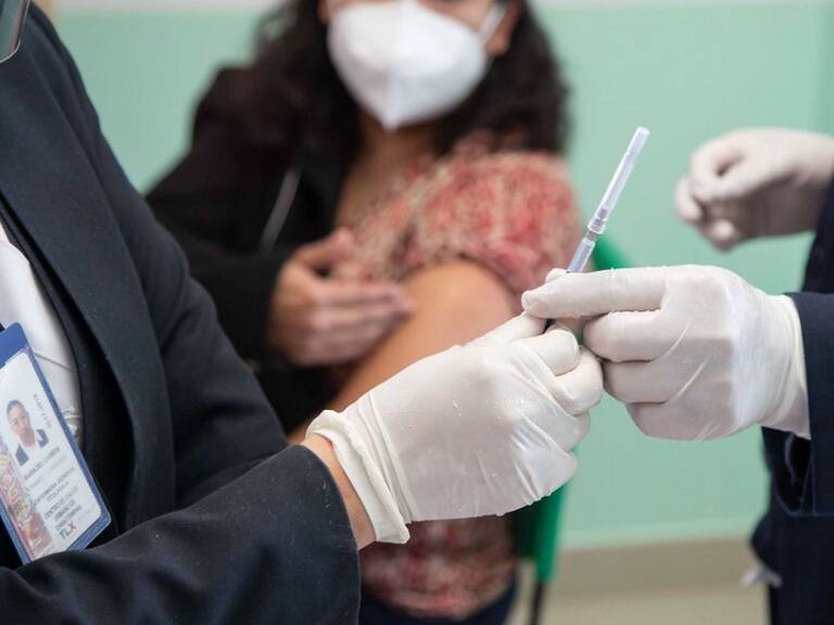 Sistema Nacional de Vacunación debe coordinar aplicación anti COVID: GOAN