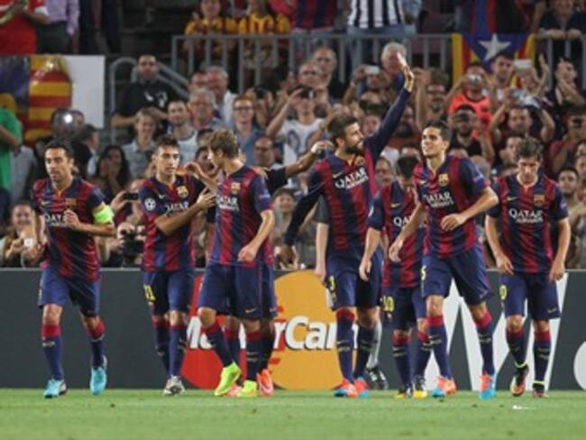 Piqué decide y el Barça aburre