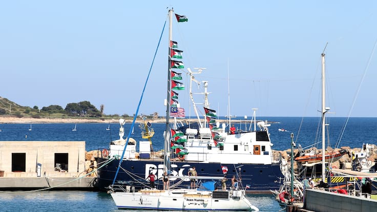Israel asalta flotilla con ayuda para Gaza: detiene a 175 activistas y recrudece el rechazo mundial en su contra