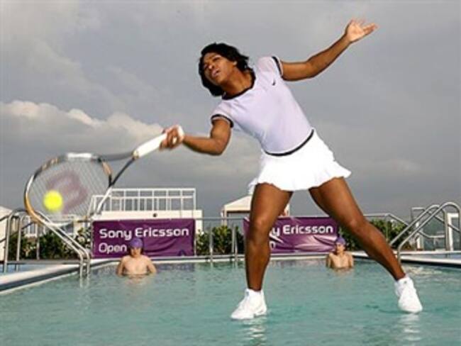 Comienza Serena defensa del título en Miami con triunfo sobre Glatch