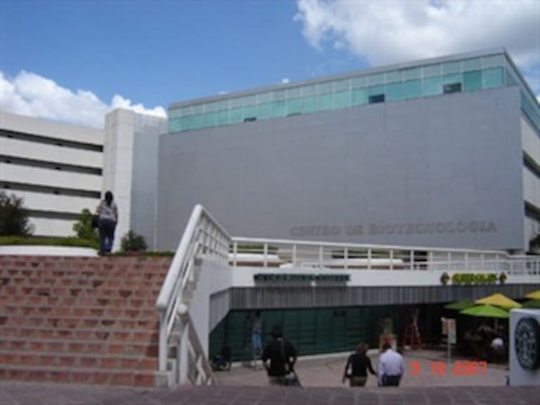 Anuncia Tec de Monterrey suspensión de servicio social