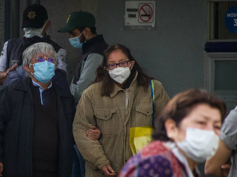 Uso de cubrebocas debe regresar sobre todo en personas mayores y con enfermedades crónicas, afirma especialista