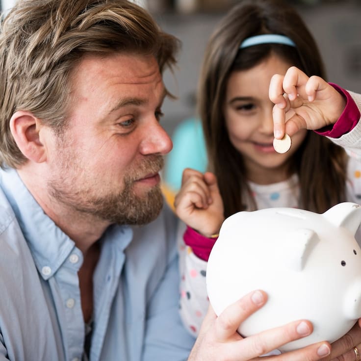Educación financiera para niños: ¿cuándo enseñarles a gastar y ahorrar?