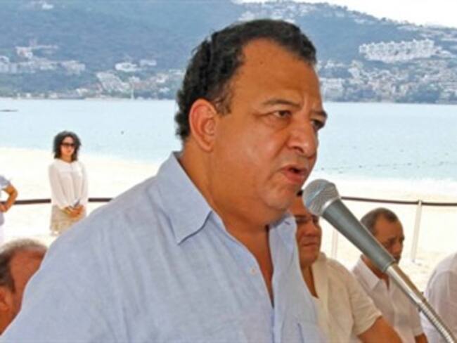 ​No hay suficientes policías para vigilar escuelas: Luis Walton