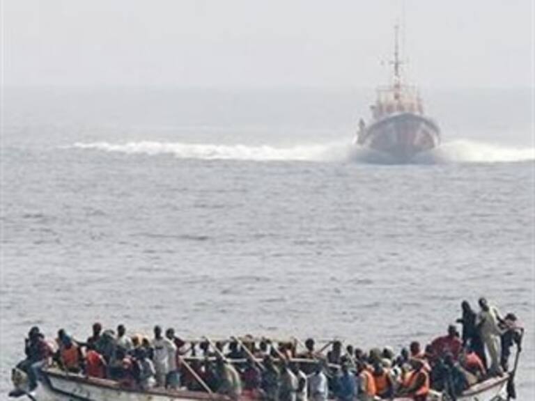 Rescata Colombia a 83 personas a la deriva en alta mar