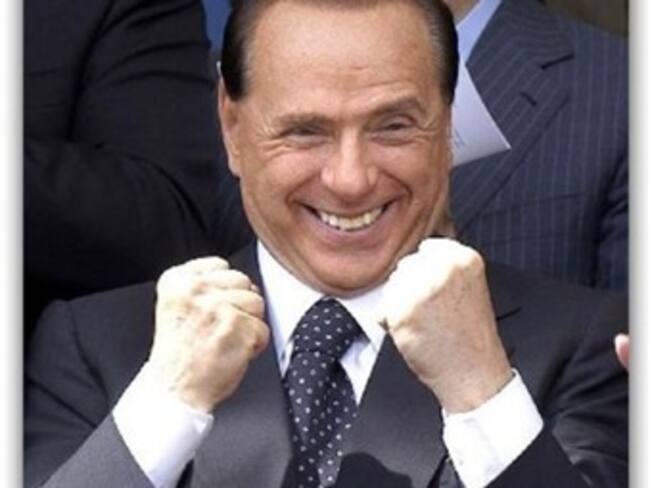Reducen pena a Berlusconi por fraude a un año