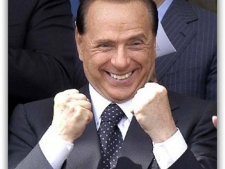 Reducen pena a Berlusconi por fraude a un año