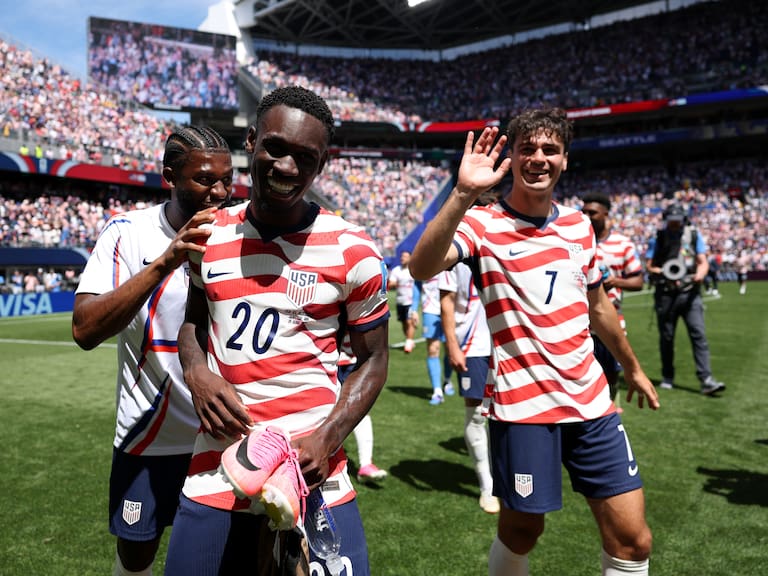 Estados Unidos vence a Australia y acaricia el liderato del Grupo D