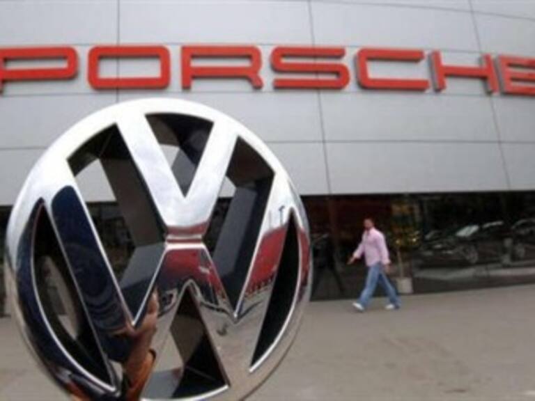 Busca Porsche inversor externo tras fallida fusión con VW
