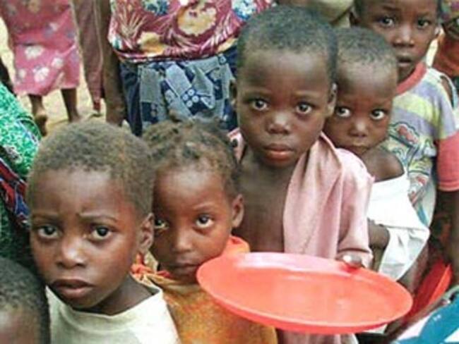 Aumenta G-8 a 20 mil mdd apoyo a países pobres