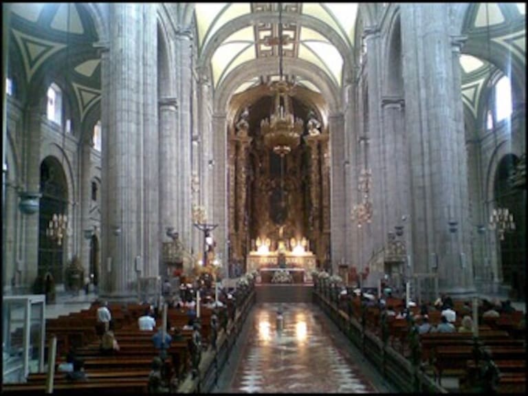 Reanudan Catedral e iglesias del DF misas dominicales