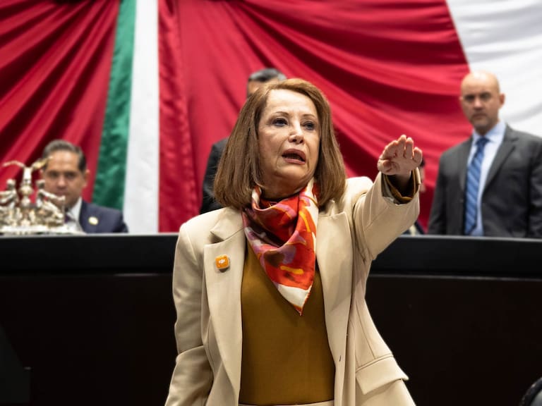 Laura Itzel Castillo rindió protesta como secretaria de las Mujeres ante Raúl Bolaños-Cacho Cué, presidente de la Mesa Directiva de la Cámara de Diputados, durante la sesión ordinaria en el recinto legislativo de San Lázaro.