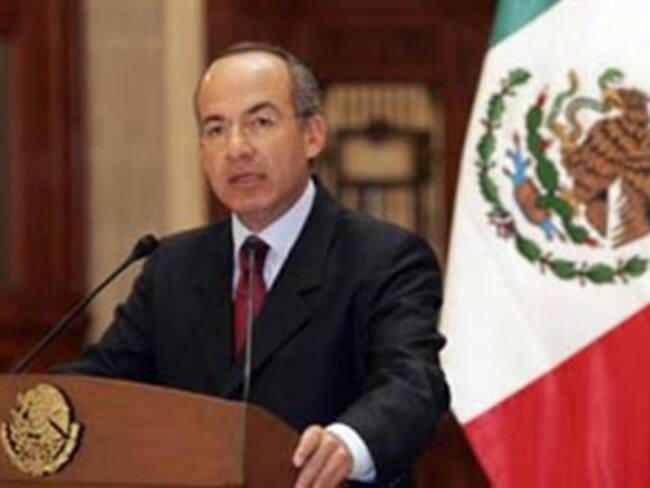 Ofrece Calderón apretar el paso en materia de infraestructura
