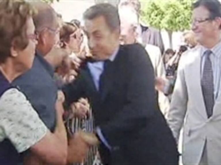 Dan 6 meses en prisión a agresor de Sarkozy
