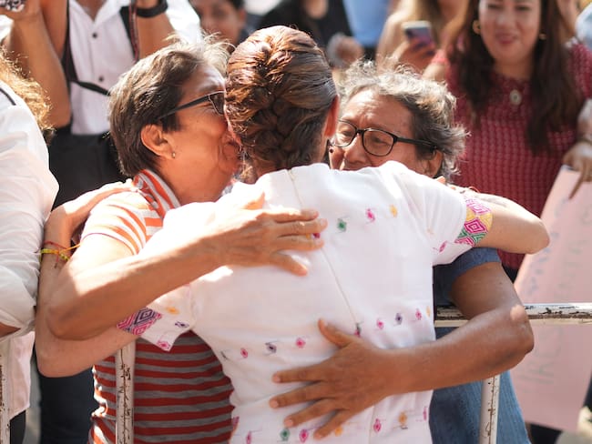Sheinbaum felicita a las madres y exige reconocer el valor del trabajo de cuidados