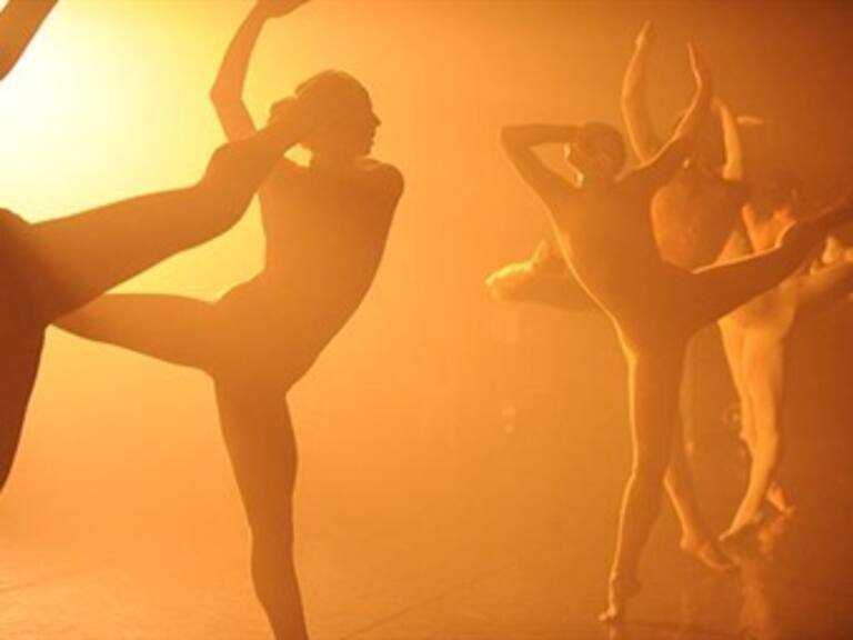 Ilumina L.E.V. la edición 42 del FIC con el espectáculo 'House'