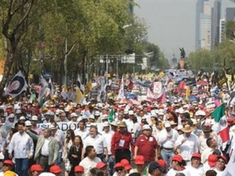 Inicia marcha del SME hacia Los Pinos