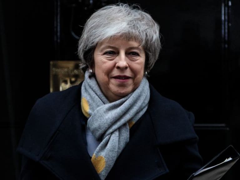Parlamento británico rechaza acuerdo de Brexit de Theresa May