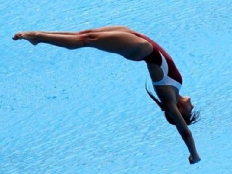 Sufre Paola Espinosa para estar en la final de plataforma 10 metros