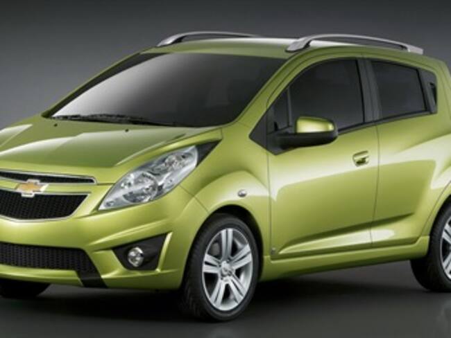 Los autos más baratos.'Automóvil' con Héctor de Losada