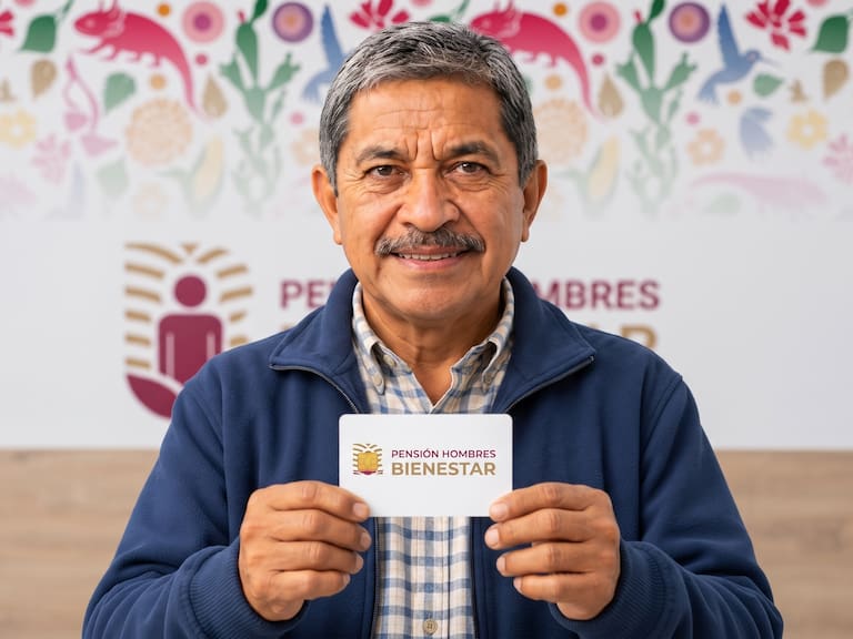 Los beneficiarios de la Pensión Hombres Bienestar reciben un apoyo económico de 3 mil pesos cada dos meses.