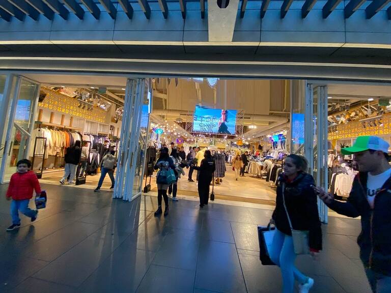 Compras de último momento en supermercados y centros comerciales.