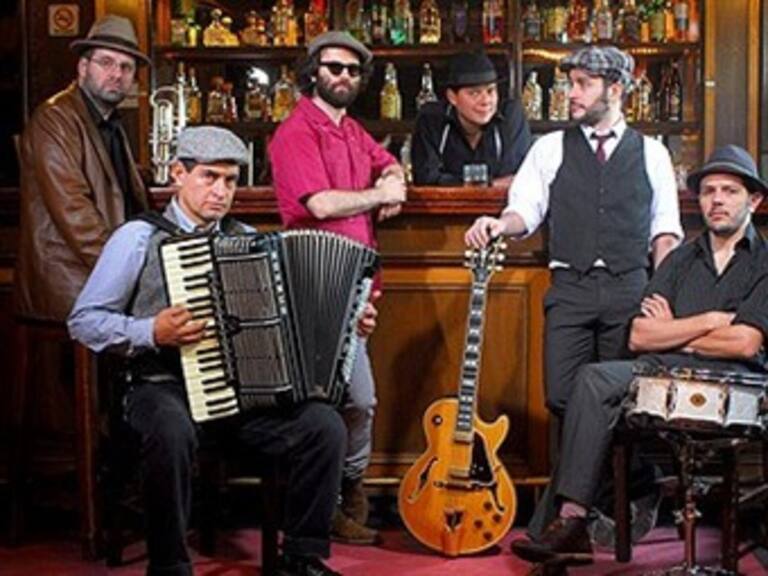 Complace Paté de Fuá al público con íntimo show en el Lunario