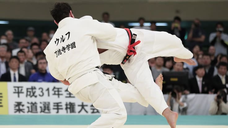 Judoka pierde pelea por celular en pleno combate