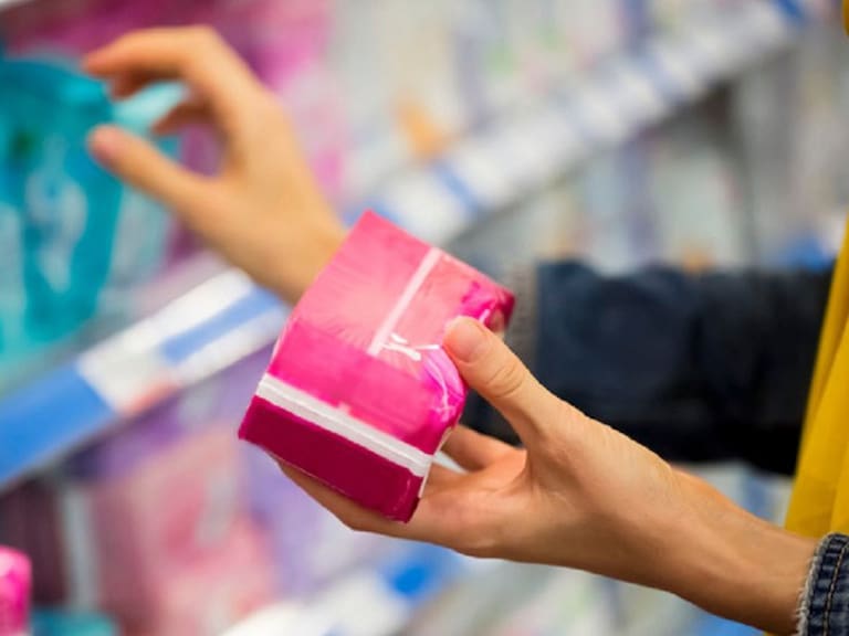 Impuesto a productos de higiene menstrual no se eliminó: Martha Tagle