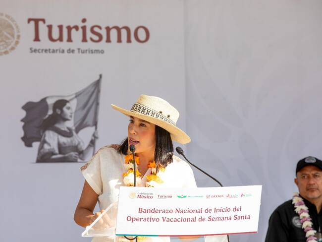 Josefina Rodríguez y Salomón Jara encabezan el Banderazo Nacional del Operativo Vacacional Semana Santa 2025