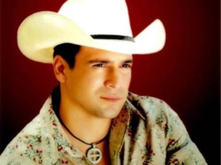 Presenta Nuevo disco 'Lo Mío' Bobby Pulido, cantante. 16/04/13