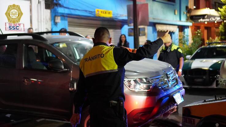 Policía de la CDMX asegura taller con 19 vehículos con reporte de robo en calles de la alcaldía Venustiano Carranza