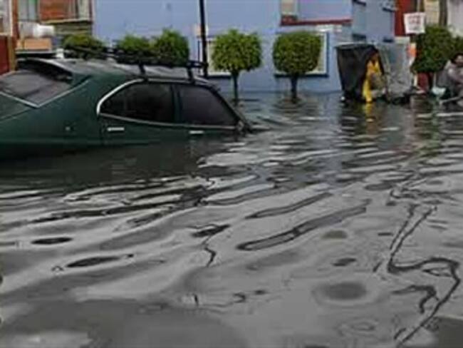 Continúan trabajos para tapar boquete en Ecatepec