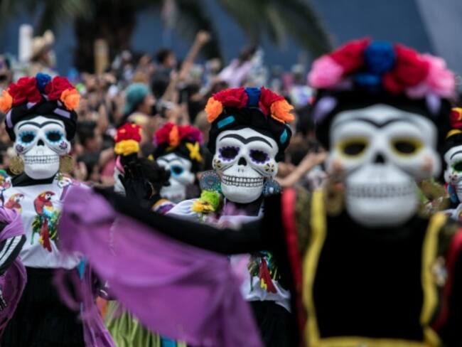 Inicia el desfile de Dia de Muertos, con la participación de 37 contingentes